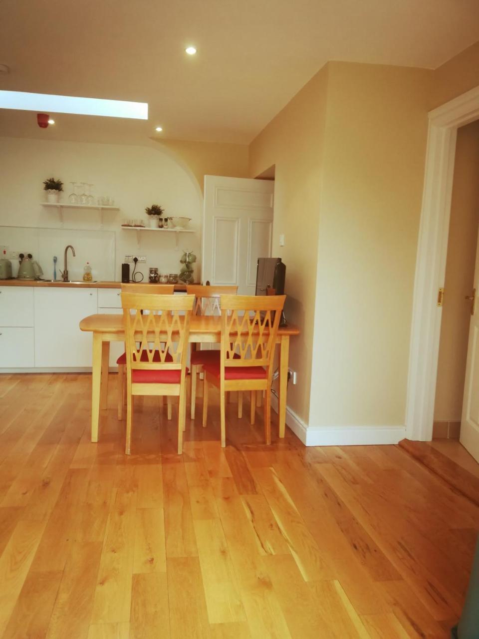 The Village Rooms Dundalk Buitenkant foto